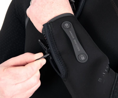 BARE Reactive II 5mm Men's Wetsuit 12 BARE Reactive II 5mm Men's Wetsuit - Image 10